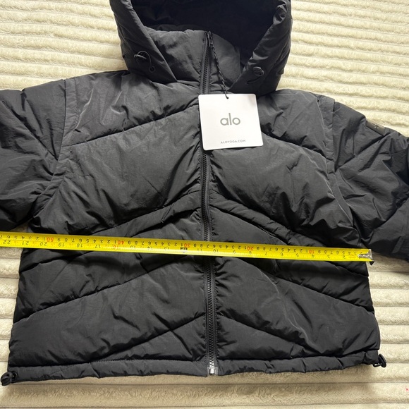 ALO Women's Black Hooded Quilted Zip Short Puffer Jacket Polyester Regular Fit M - Picture 7 of 8